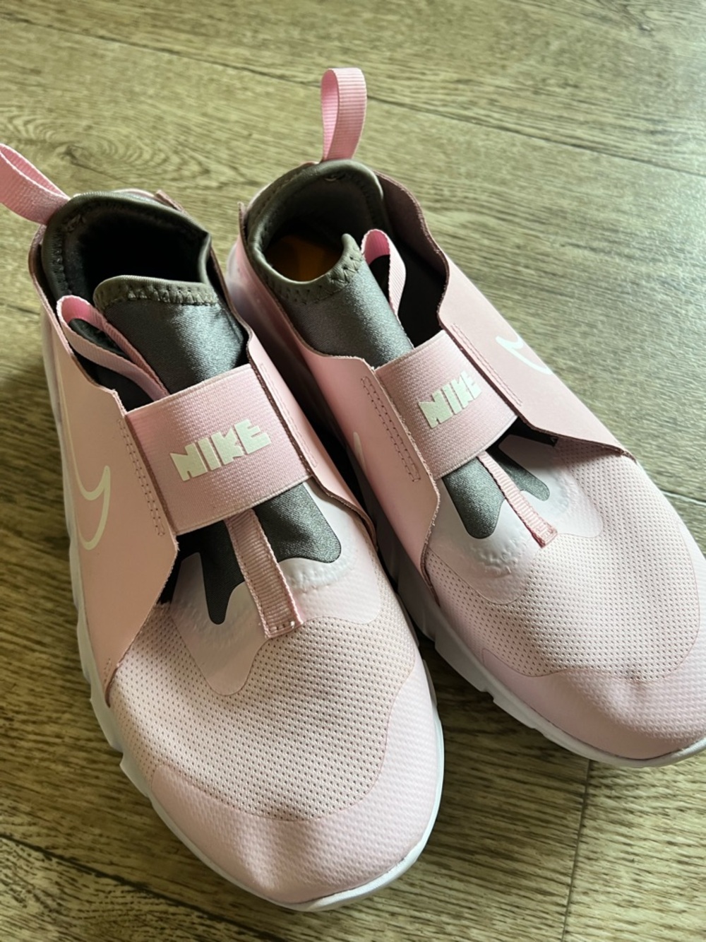 Nike Kids Slip-On Sneakers in Light Pink